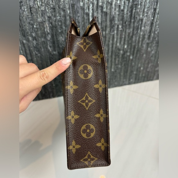 👝Authentic Louis Vuitton Monogram Toiletry Pouch 26 Cosmetic Bag Clutch - Picture 12 of 15